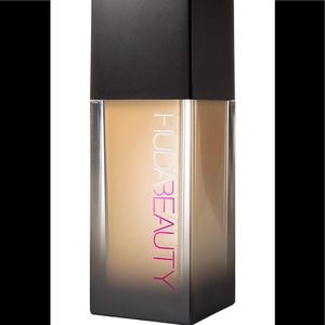 Huda Beauty foundation